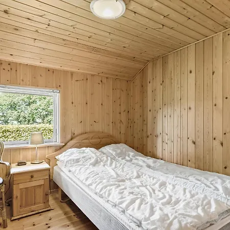3 Bedroom Lovely In Ry * Ry